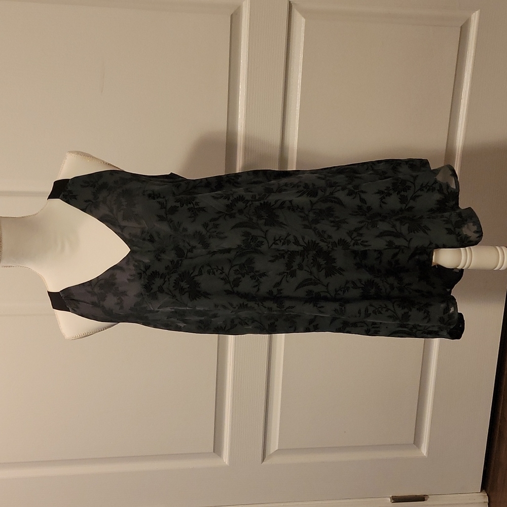 ASTR sleeveless, shift dress, size large, knee length, green w black pattern